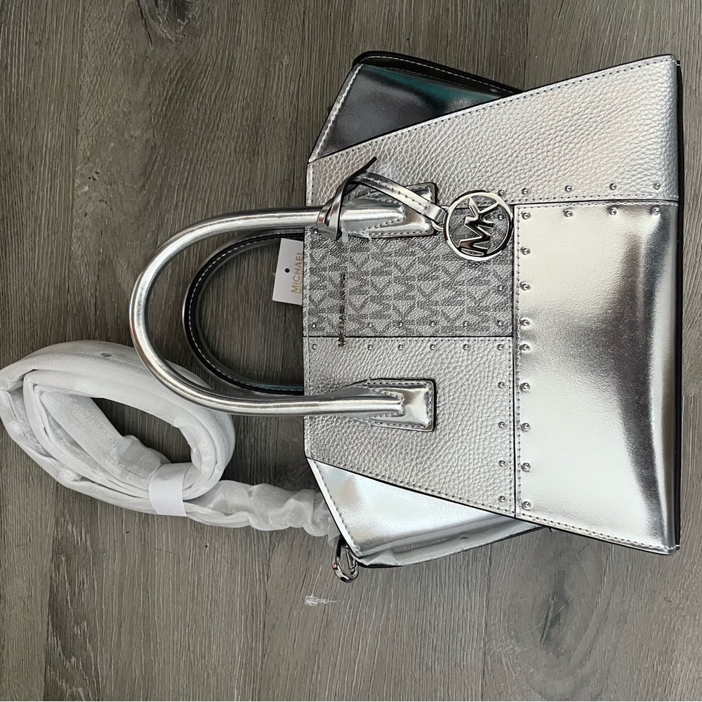Michael Kors Silver Mini Bag - Picture 4 of 11